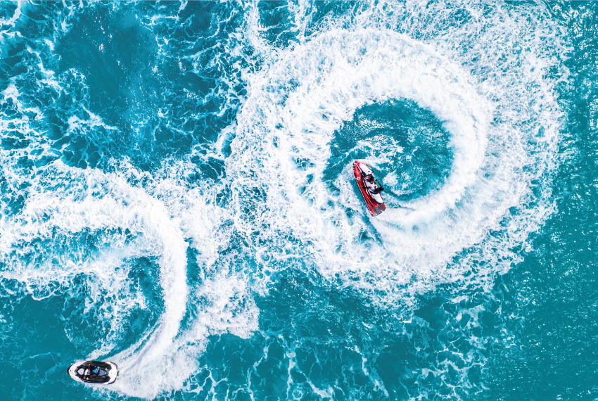 Jet-Ski à Djerba – Glisse dans les Eaux Turquoises Cristallines | Aventure Nautique Unique à Djerba