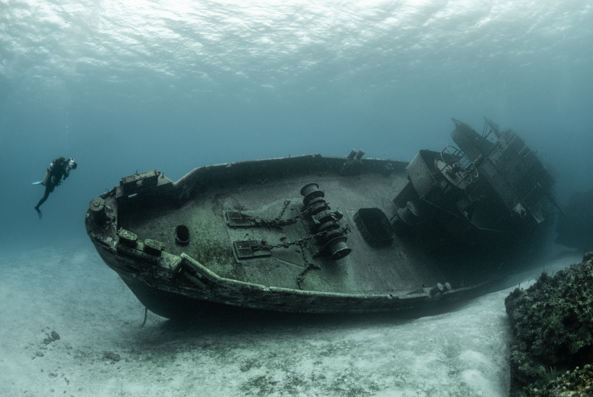 Exploration Sous-Marine à Djerba – 38 Minutes sur une Épave | Aventure Aquatique à Djerba
