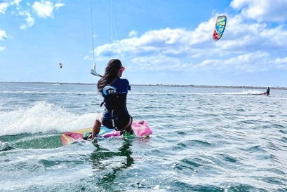 Stage en Groupe de Kitesurf à Djerba (10h) – Initiation Guidée & Sensations Glisse