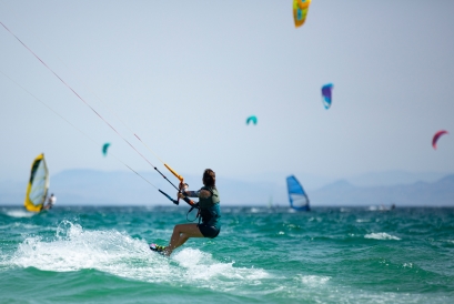 Stage en Groupe de Kitesurf à Djerba (6h) – Initiation Guidée & Sensations Glisse